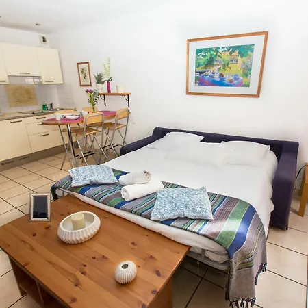 Apartament Alea *